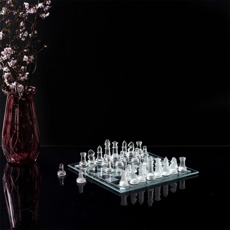 Jeu d'échecs en verre - La...
